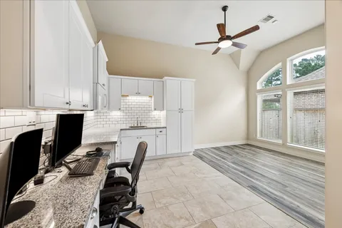 $760,000 | 116 Wade Pointe Drive, Montgomery, TX 77316