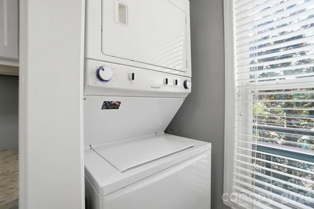 a close up view of a washer and dryer