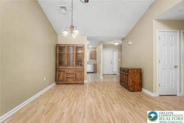 $284,900 | 1360 Silo Drive, Easton, PA 18040