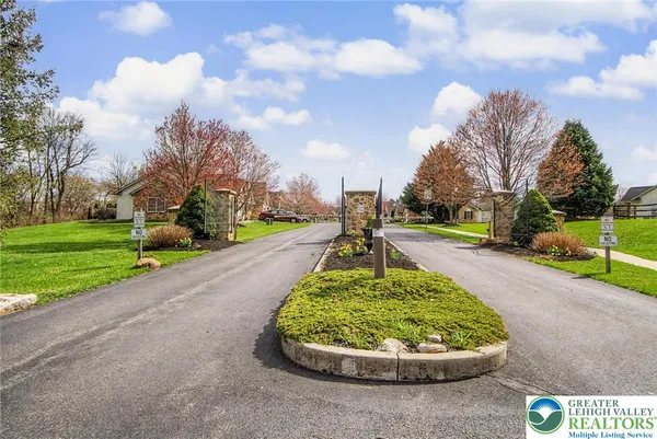 $284,900 | 1360 Silo Drive, Easton, PA 18040