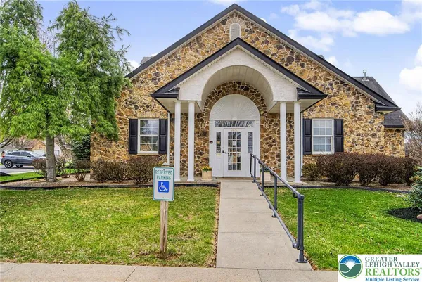$284,900 | 1360 Silo Drive, Easton, PA 18040