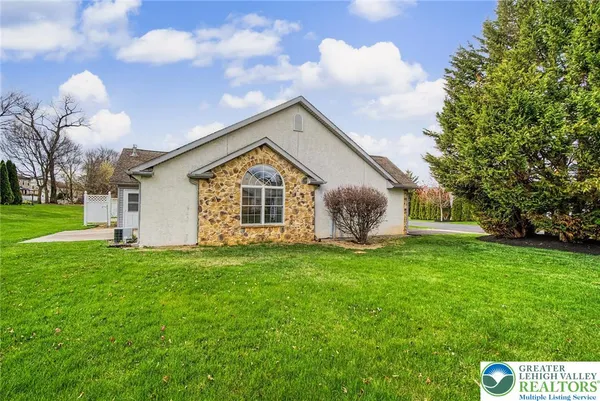 $284,900 | 1360 Silo Drive, Easton, PA 18040