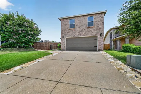 $315,000 | 716 River Hill Lane, Fort Worth, TX 76114
