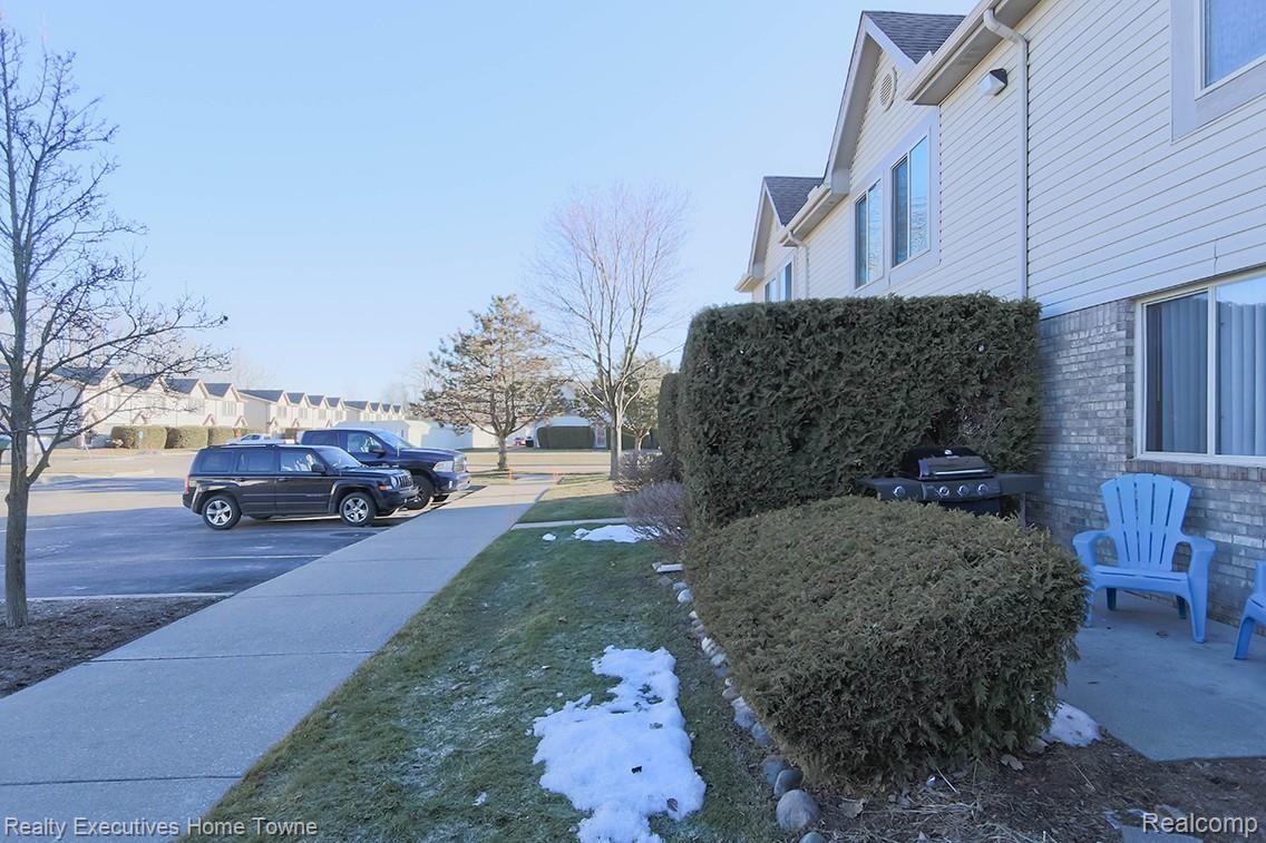 50554 Maurice Road New Baltimore, MI 48047 - Photo 3 of 30 Maurice-3.jpg