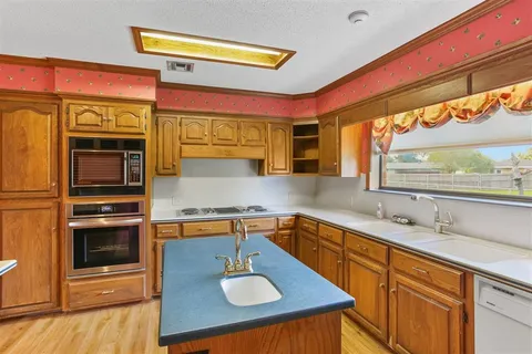 $385,000 | 601 Orchard Drive, Lake Charles, LA 70605