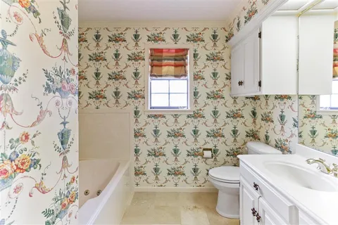 $385,000 | 601 Orchard Drive, Lake Charles, LA 70605