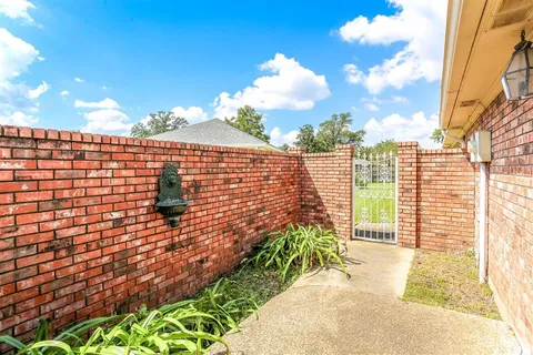 $385,000 | 601 Orchard Drive, Lake Charles, LA 70605