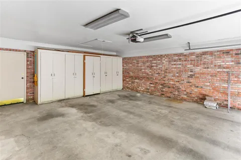 $385,000 | 601 Orchard Drive, Lake Charles, LA 70605