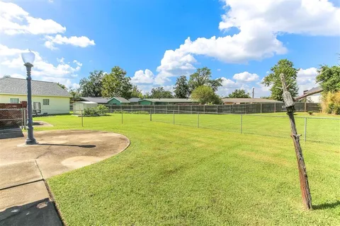 $385,000 | 601 Orchard Drive, Lake Charles, LA 70605