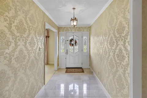 $385,000 | 601 Orchard Drive, Lake Charles, LA 70605