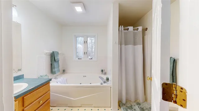 $770,000 | 24 Ridge Crest Lane, South Kingstown, RI 02879