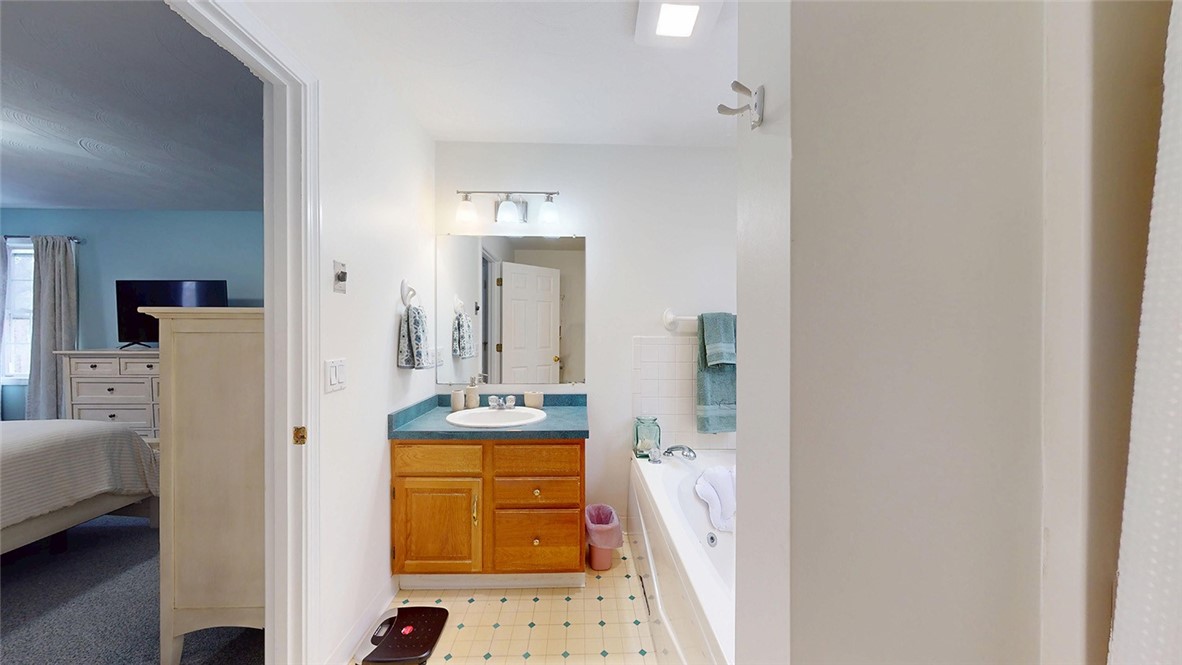 24 Ridge Crest Lane South Kingstown, RI 02879 - Photo 23 of 46