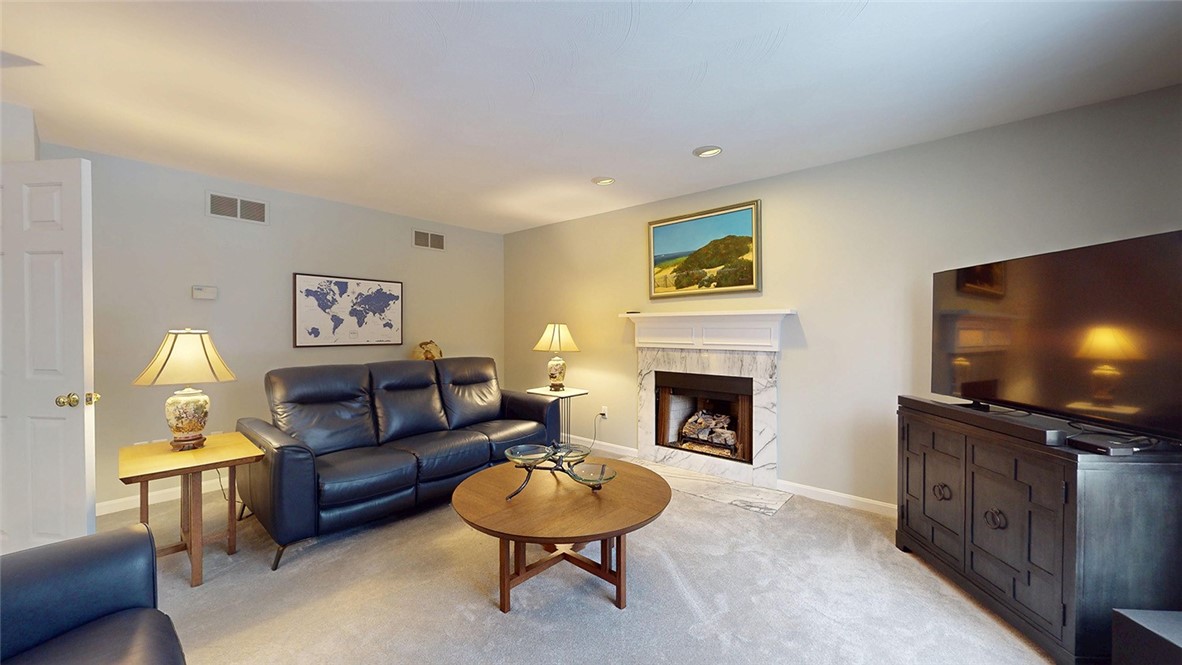 24 Ridge Crest Lane South Kingstown, RI 02879 - Photo 4 of 46