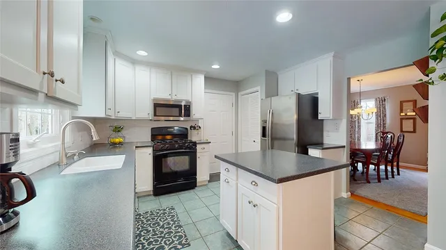 $770,000 | 24 Ridge Crest Lane, South Kingstown, RI 02879