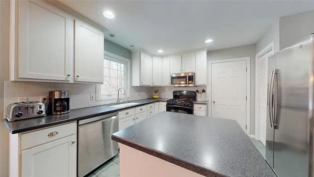 $770,000 | 24 Ridge Crest Lane, South Kingstown, RI 02879