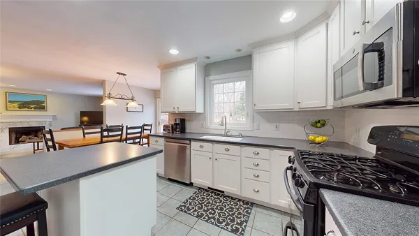 $770,000 | 24 Ridge Crest Lane, South Kingstown, RI 02879