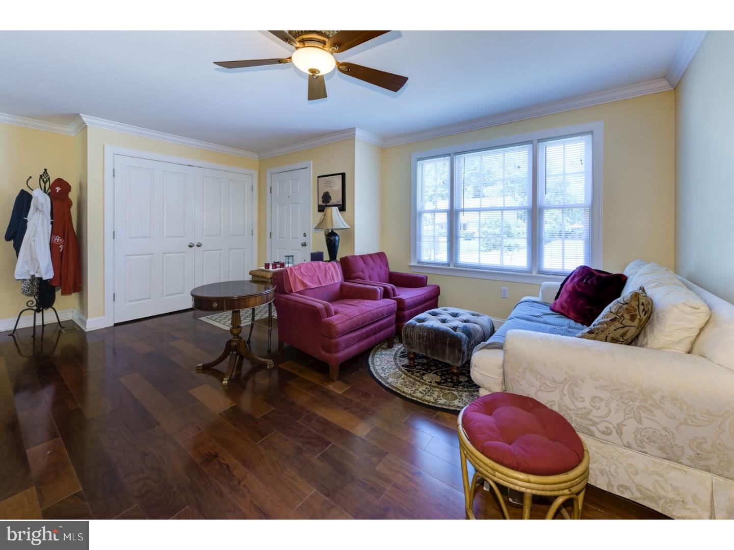 608 Devon Road Moorestown, NJ 08057 - Photo 11 of 25 Living Room