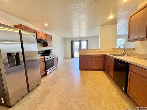 $1,899 | 4406 Waldon Pond, San Antonio, TX 78245
