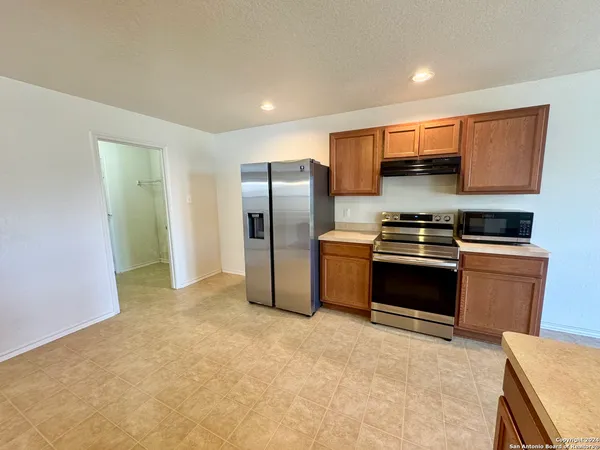 $1,899 | 4406 Waldon Pond, San Antonio, TX 78245