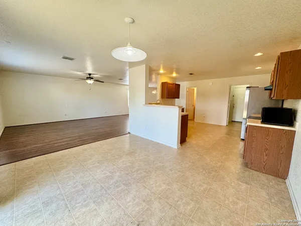 $1,899 | 4406 Waldon Pond, San Antonio, TX 78245