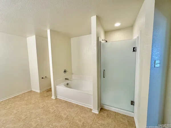 $1,899 | 4406 Waldon Pond, San Antonio, TX 78245
