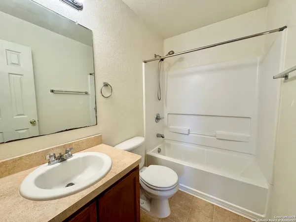 $1,899 | 4406 Waldon Pond, San Antonio, TX 78245