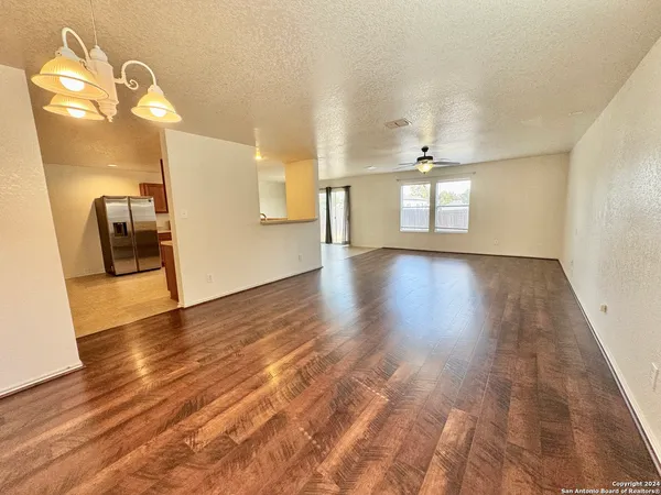 $1,899 | 4406 Waldon Pond, San Antonio, TX 78245