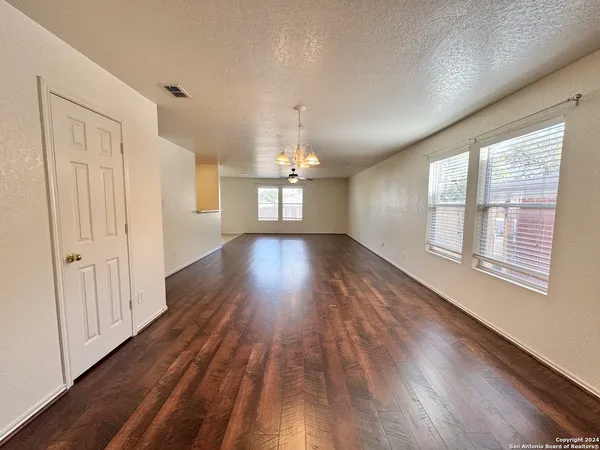 $1,899 | 4406 Waldon Pond, San Antonio, TX 78245