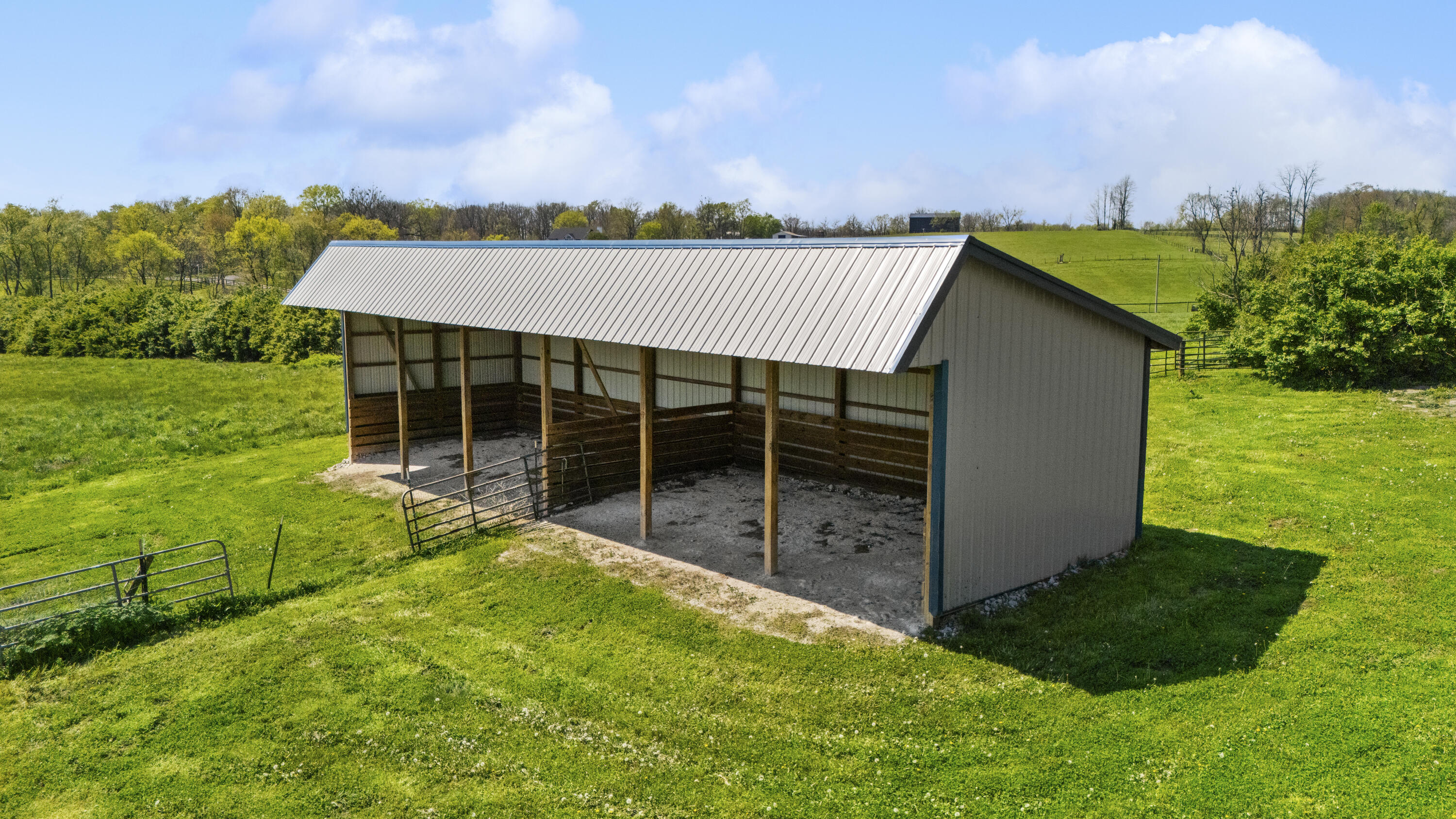 583 College Road Paris, KY 40361 - Photo 35 of 39 DJI_20260409145018_0102_D