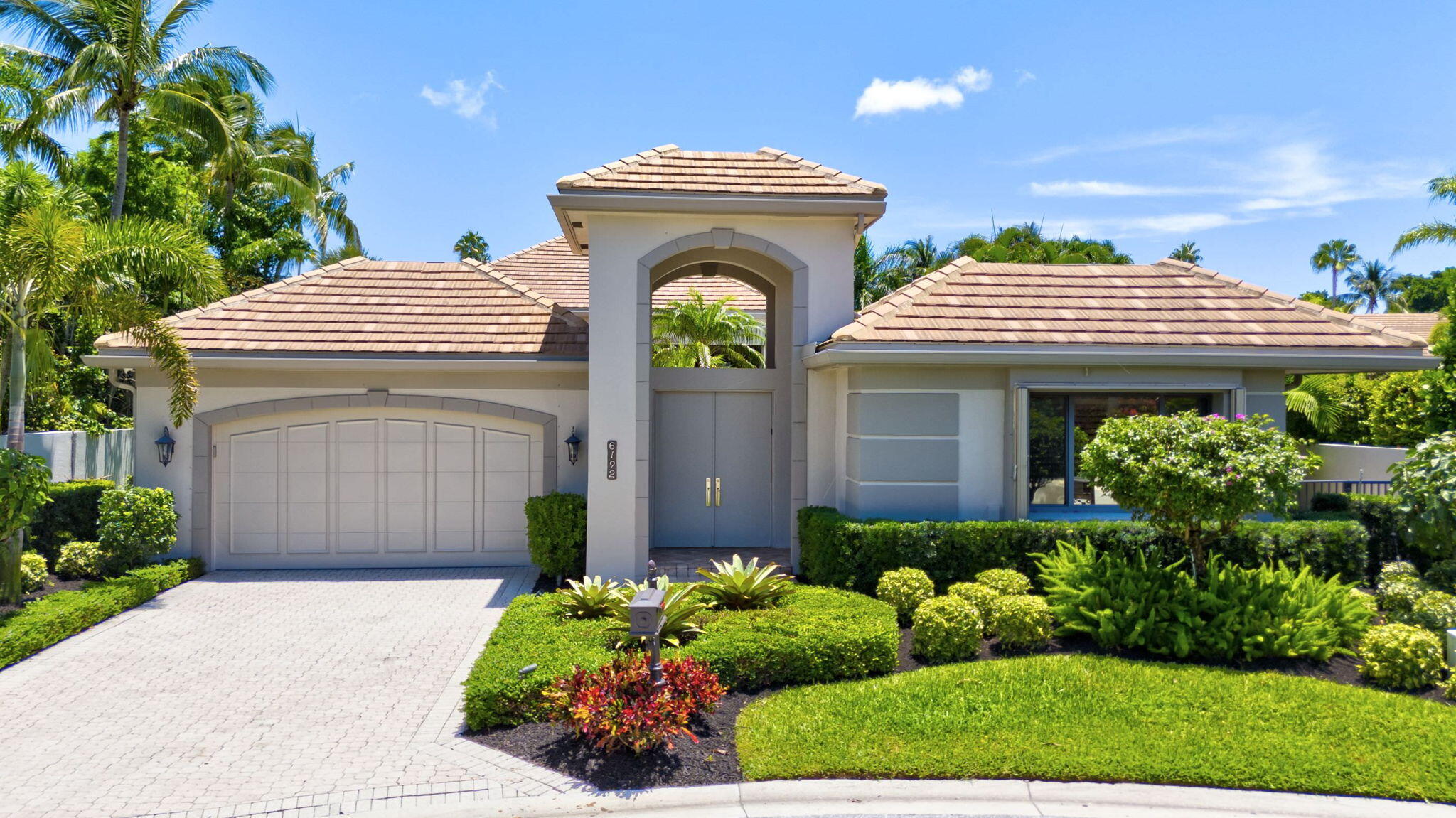 6192 Northwest 24th Terrace Boca Raton, FL 33496 - Photo 4 of 70 60240726130923_0765_D_6_D_7_D