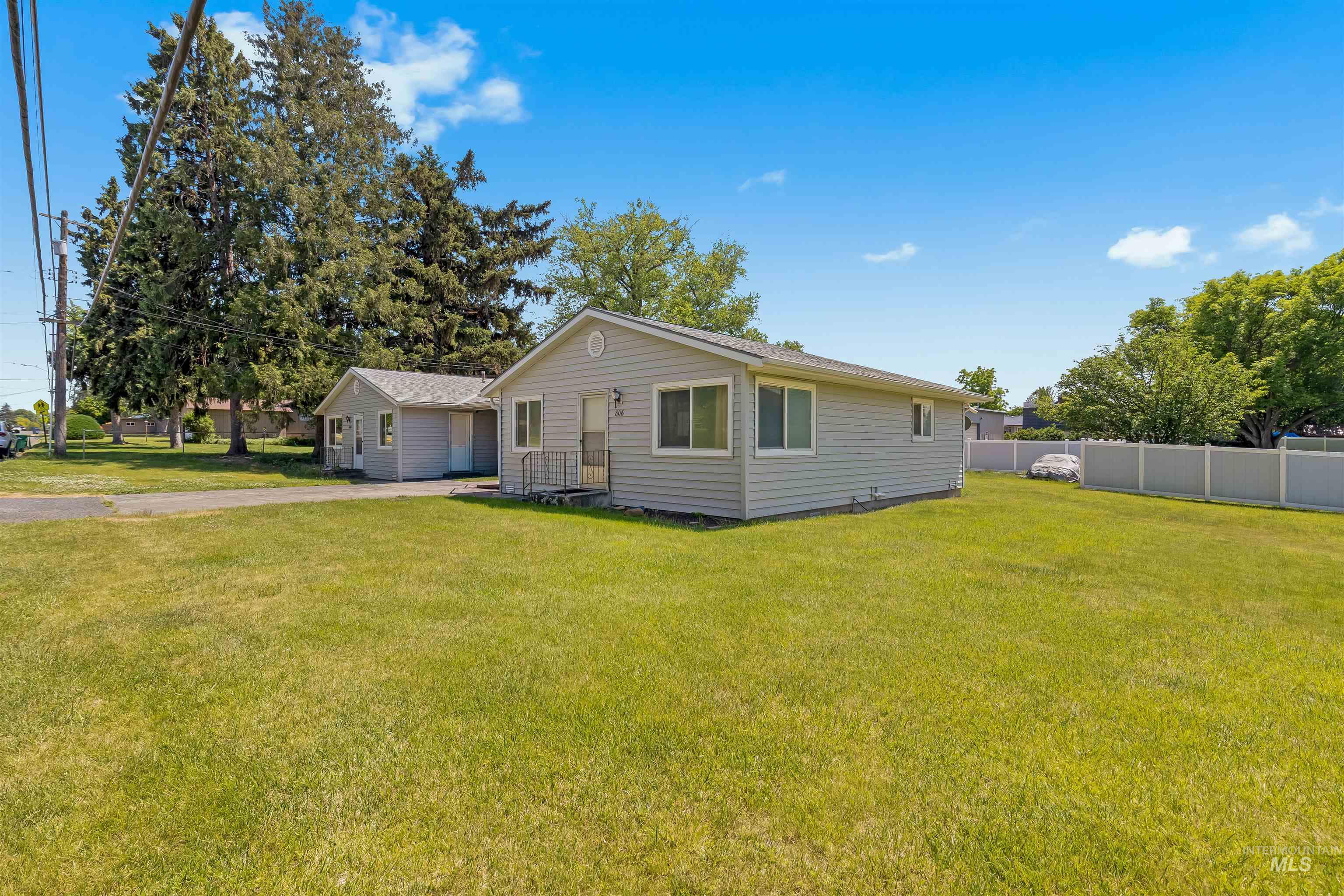 806 Burrell Avenue Lewiston, ID 83501 - Photo 2 of 25