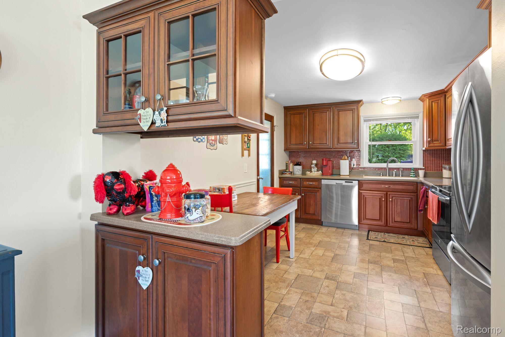 6035 Corunna Road Flint, MI 48532 - Photo 11 of 34 Gallery Image 11