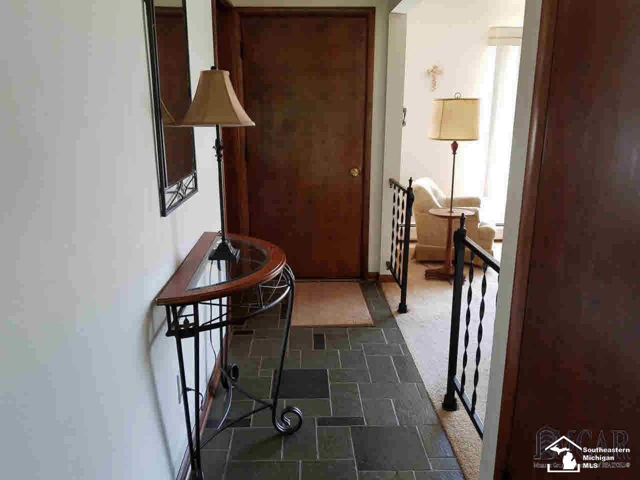 13883 Grafton Road Carleton, MI 48117 - Photo 11 of 18 21349998-10.JPG