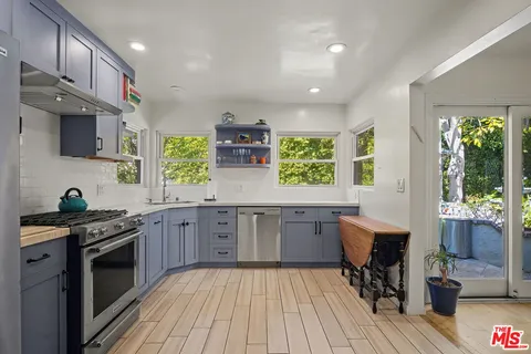 $2,500,000 | 10481 Eastborne Avenue, Los Angeles, CA 90024