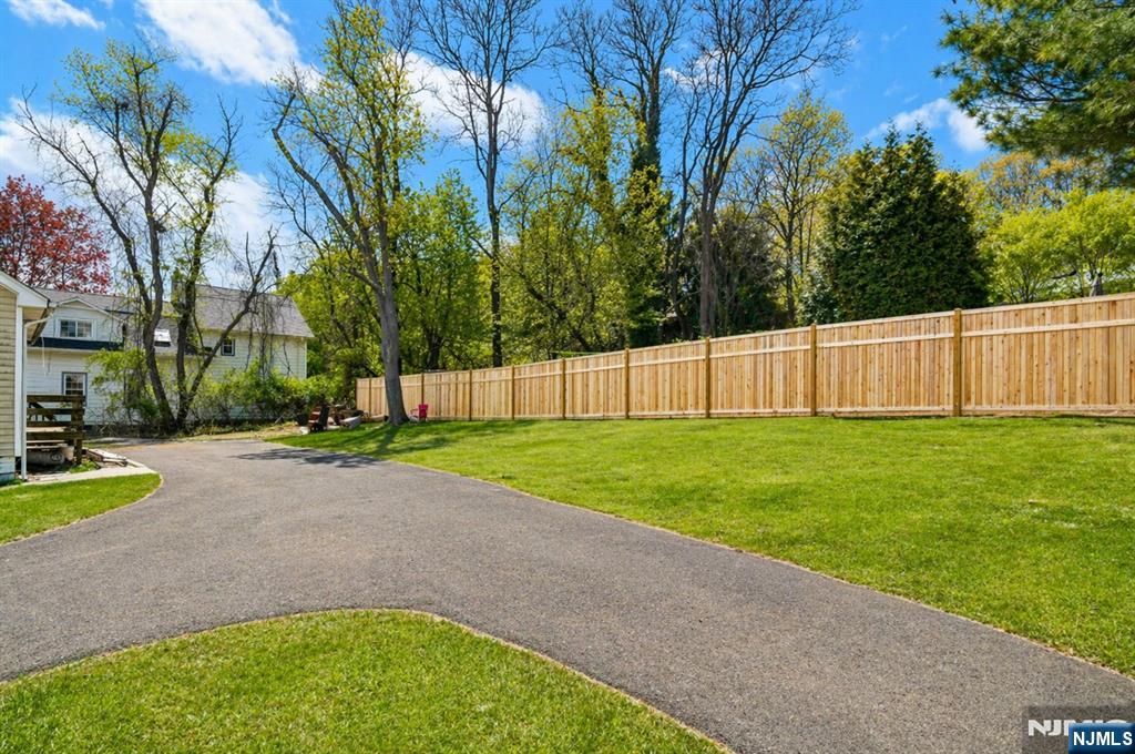 729 Rivervale Road River Vale, NJ 07675 - Photo 4 of 6