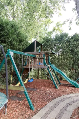 $5,400 | 1052 Margret Street, Des Plaines, IL 60016