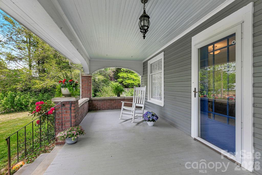 41 Harrison Street Canton, NC 28716 - Photo 4 of 48