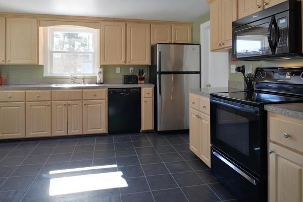 15 Sargent Street Beverly, MA 01915 - Photo 11 of 29
