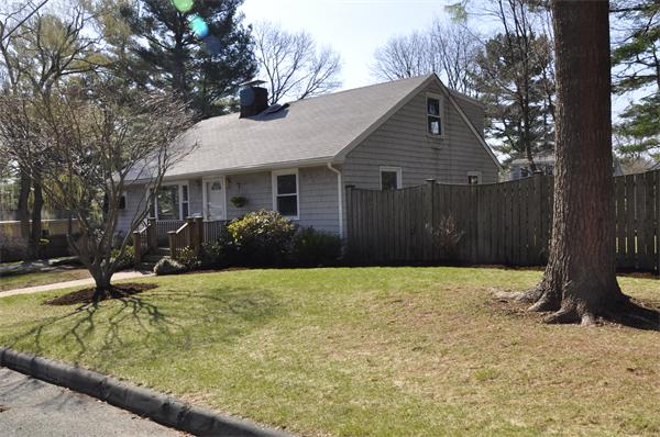 15 Sargent Street Beverly, MA 01915 - Photo 2 of 29