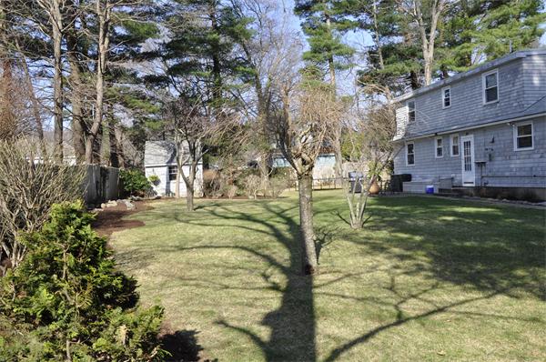 15 Sargent Street Beverly, MA 01915 - Photo 3 of 29