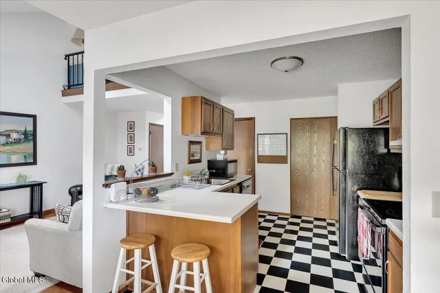 $279,900 | 544 Townwood Drive, Guilderland, NY 12203