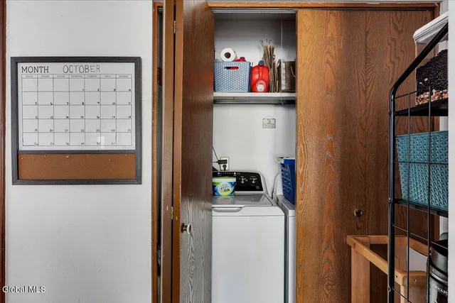 $279,900 | 544 Townwood Drive, Guilderland, NY 12203