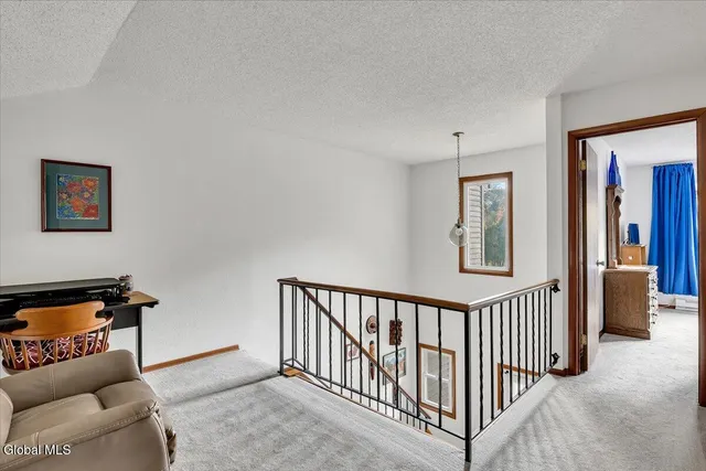 $279,900 | 544 Townwood Drive, Guilderland, NY 12203