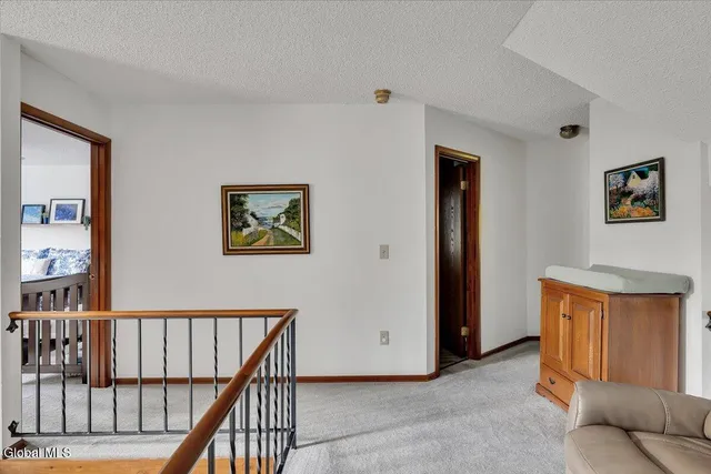 $279,900 | 544 Townwood Drive, Guilderland, NY 12203