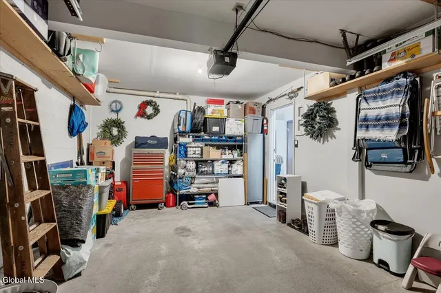 $279,900 | 544 Townwood Drive, Guilderland, NY 12203