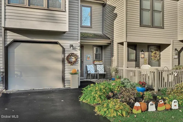 $279,900 | 544 Townwood Drive, Guilderland, NY 12203