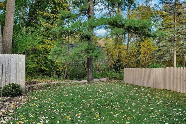 $279,900 | 544 Townwood Drive, Guilderland, NY 12203