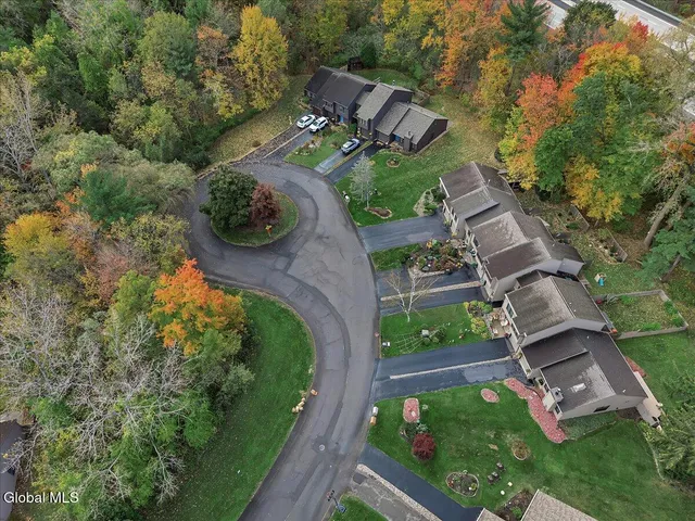 $279,900 | 544 Townwood Drive, Guilderland, NY 12203