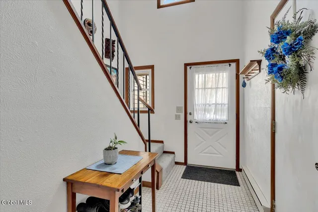 $279,900 | 544 Townwood Drive, Guilderland, NY 12203