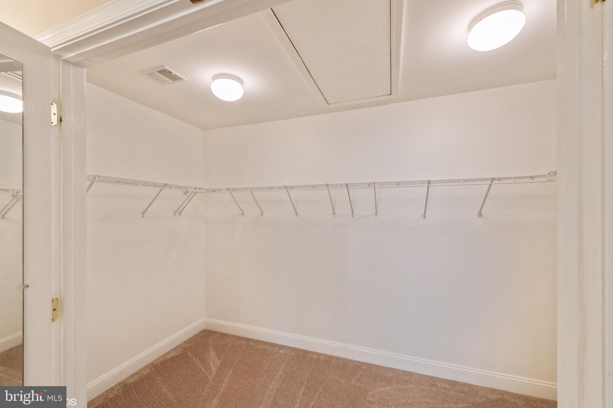 25840 Commons Square Chantilly, VA 20152 - Photo 17 of 32